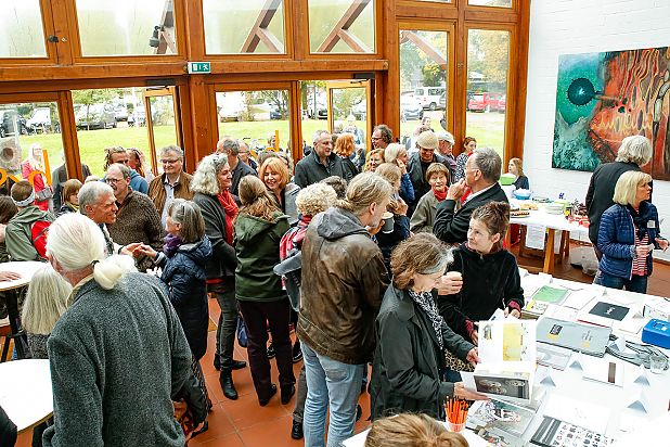 Großer Andrang im Foyer beim Hochschulfest in Ottersberg; © Wenke Wollschläger