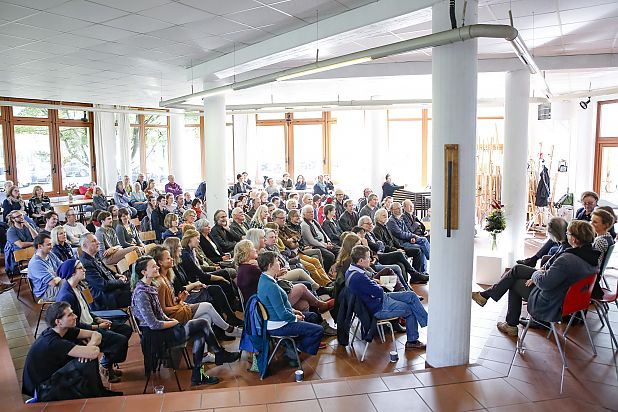 Viele Besucher beim Podiumsgespräch zum Hochschulfest, © Wenke Wollschläger