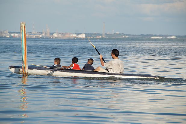 Paddelboot auf dem See bei Maracaibo; © Gunnar Wolf